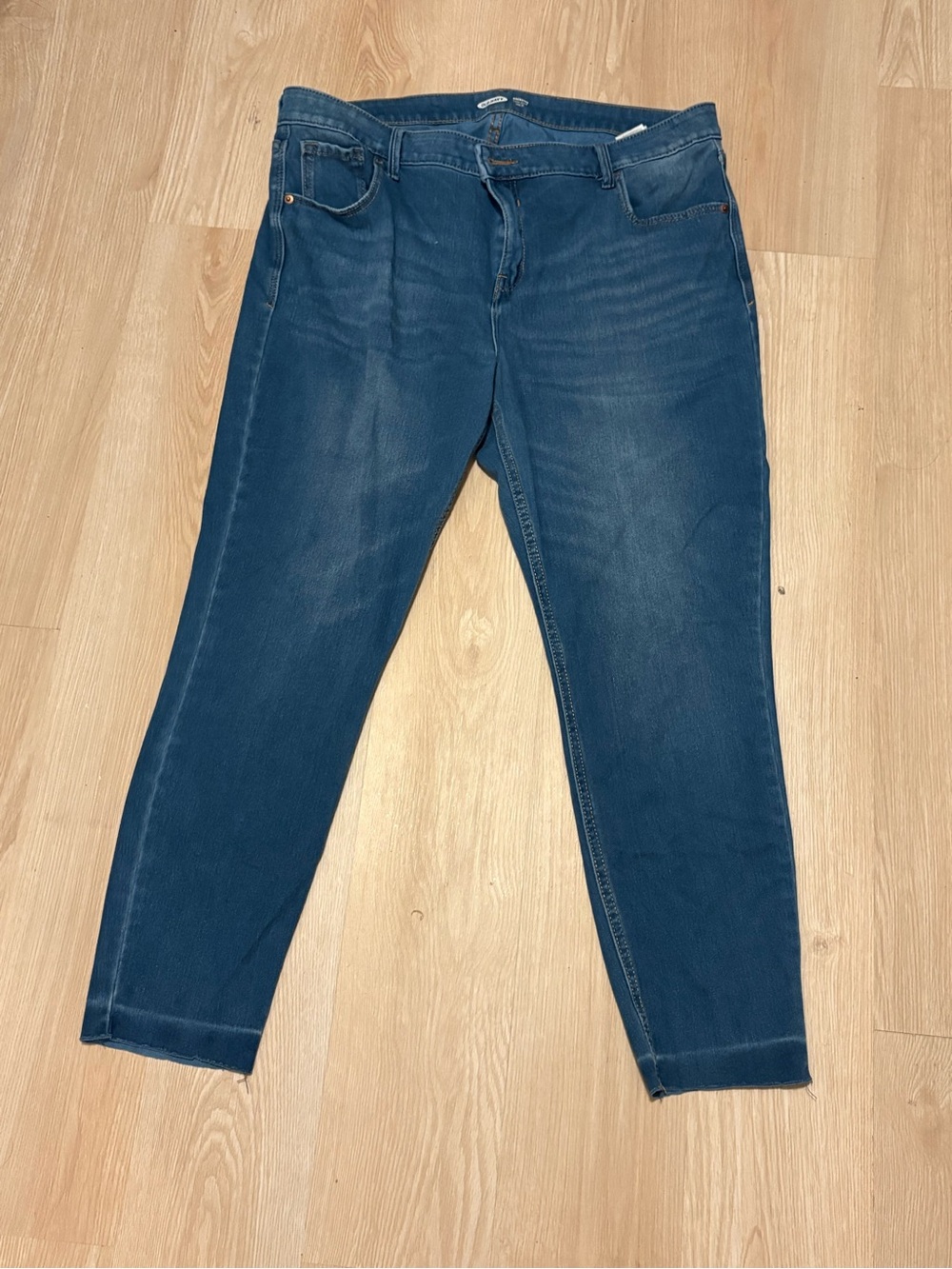 Old Navy Women's Skinny Jeans in Dark Blue Denim